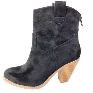 Justfab Jordean Black cowboy ankle booties 6.5